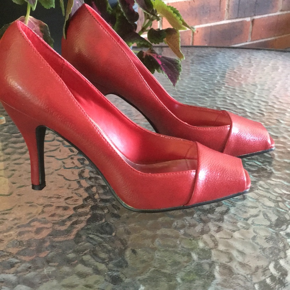 Rampage Red Peep-toe Pumps